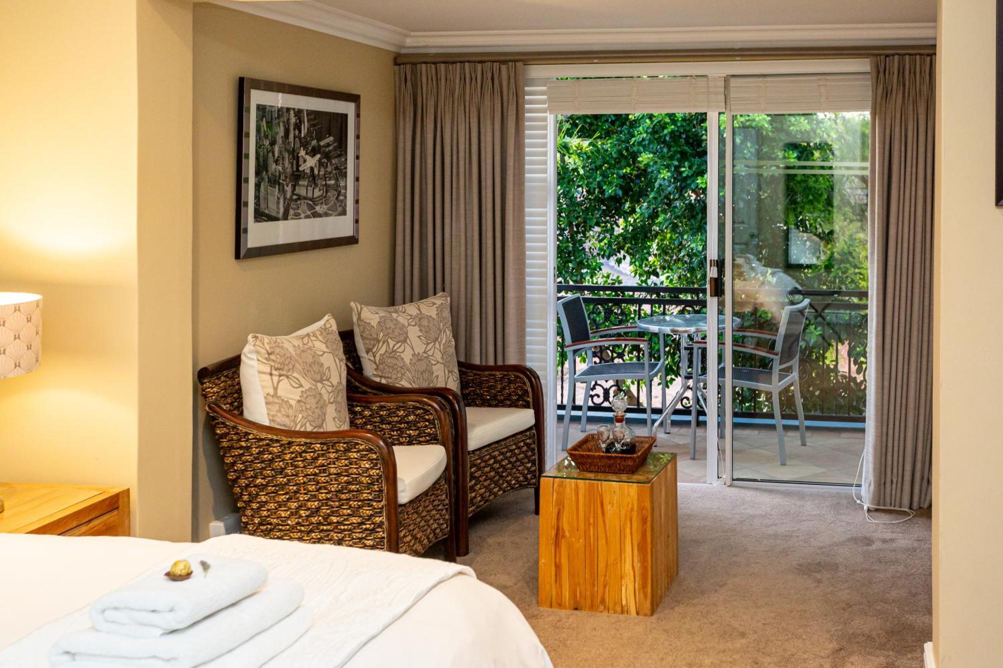 Pictures Guest House Boutique Hotel Oudtshoorn Exteriör bild